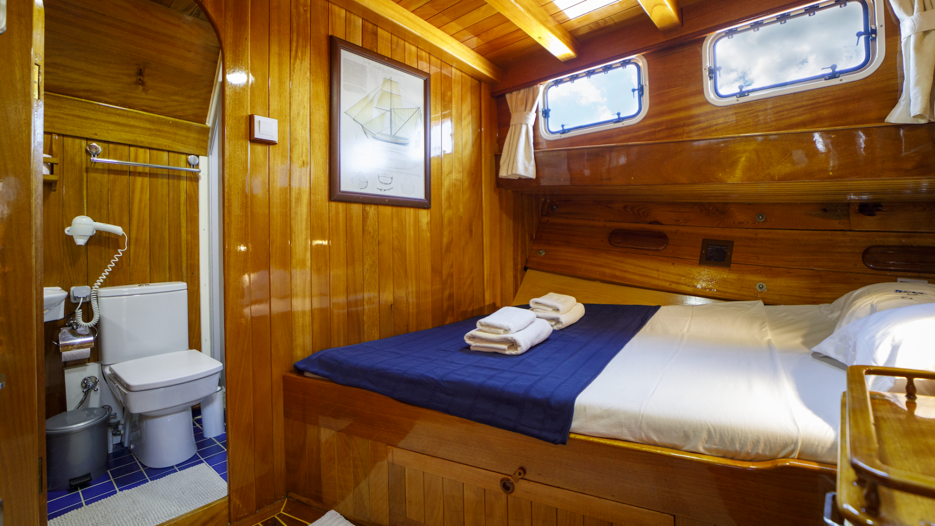 Another queen bed configuration aboard the Yaselam yacht in Turkey