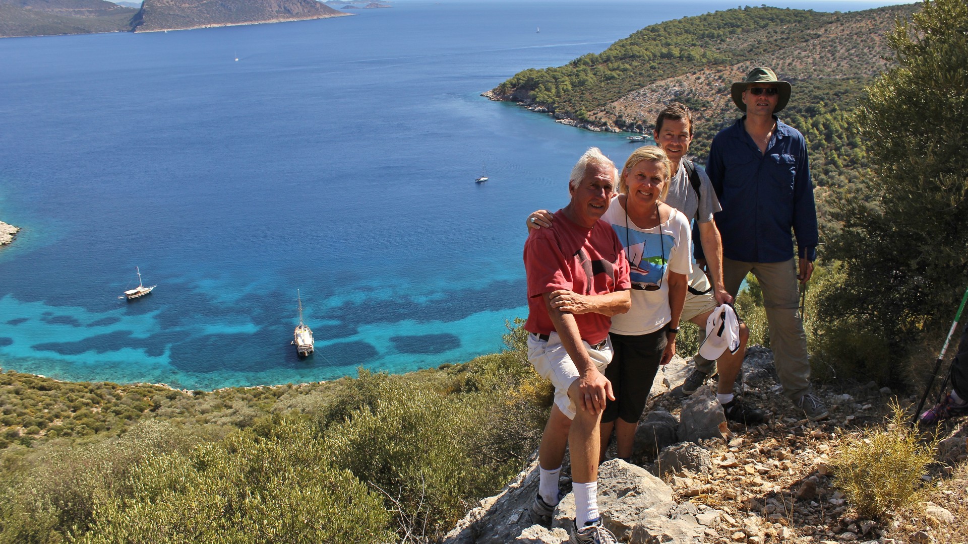 Hikers smiling at the viewpoint on their hike in Turkey