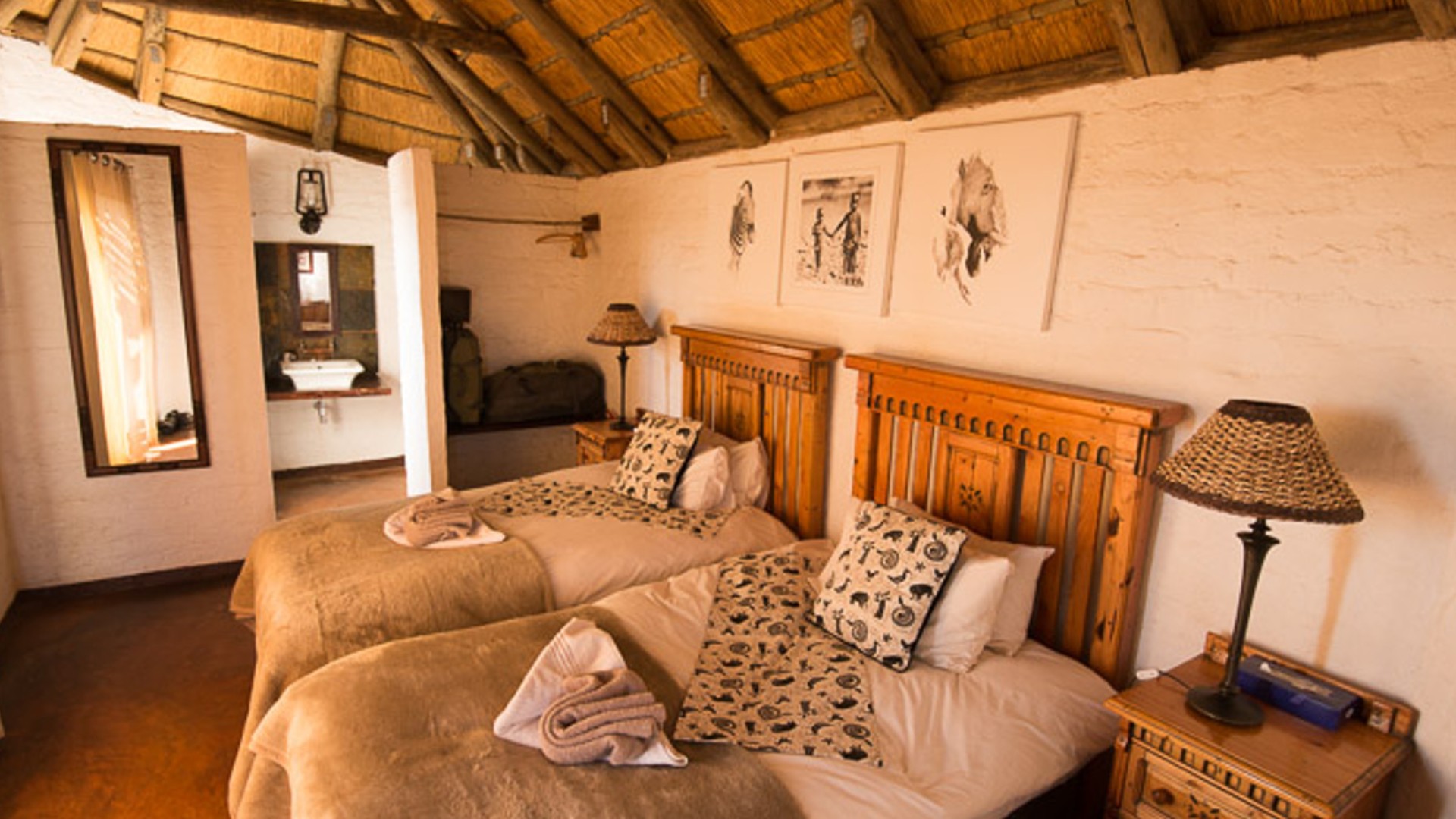 Namibia safari lodge with two beds 